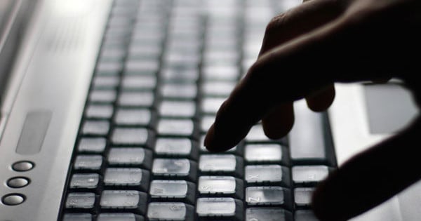 hakkinda yakalama karari bulunan bilisim suclularina siber operasyon BSsk39Uk jurnalci